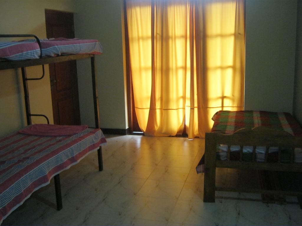Aurora - Negombo Budget Hostel Quarto foto