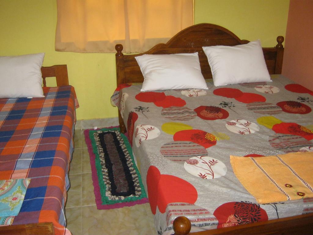 Aurora - Negombo Budget Hostel Quarto foto