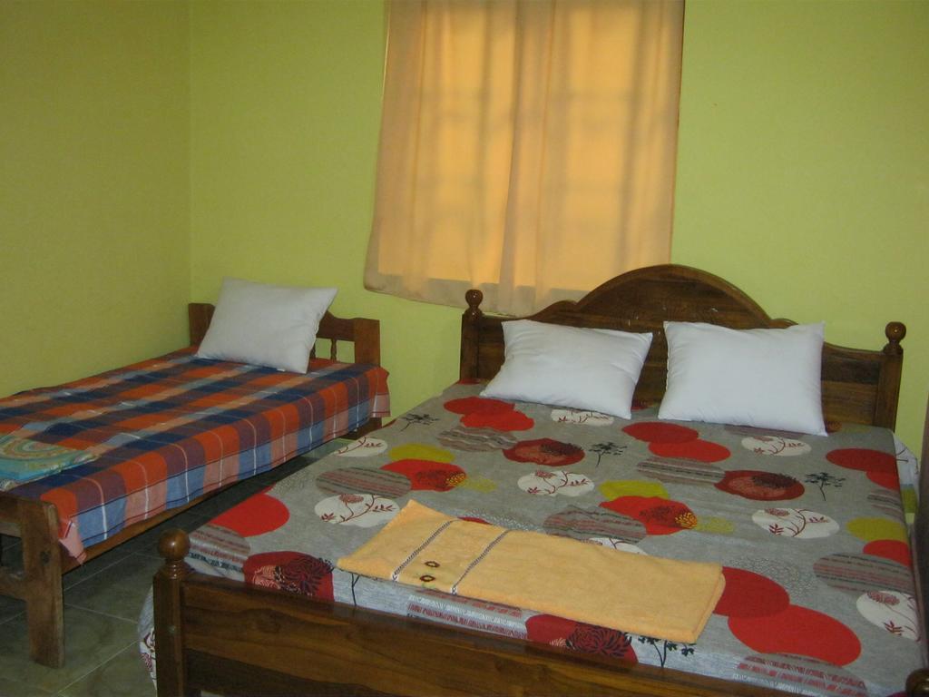 Aurora - Negombo Budget Hostel Quarto foto