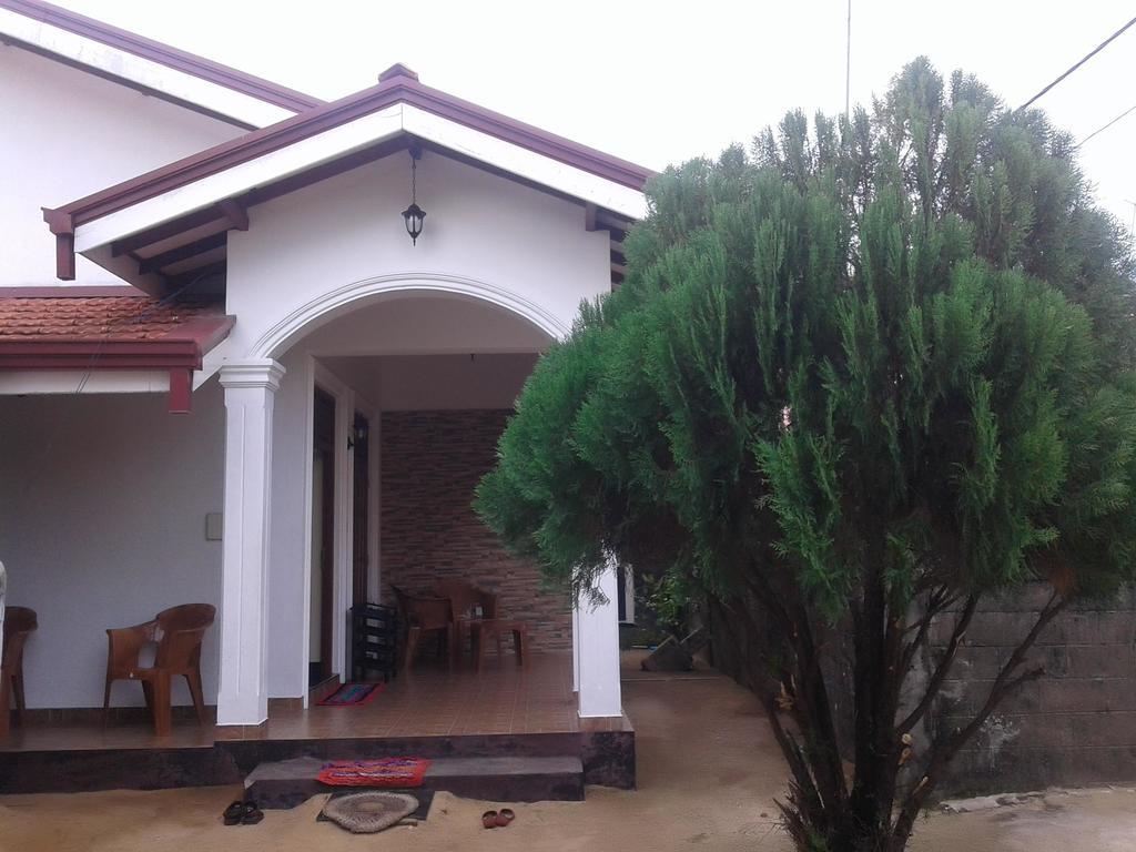 Aurora - Negombo Budget Hostel Exterior foto